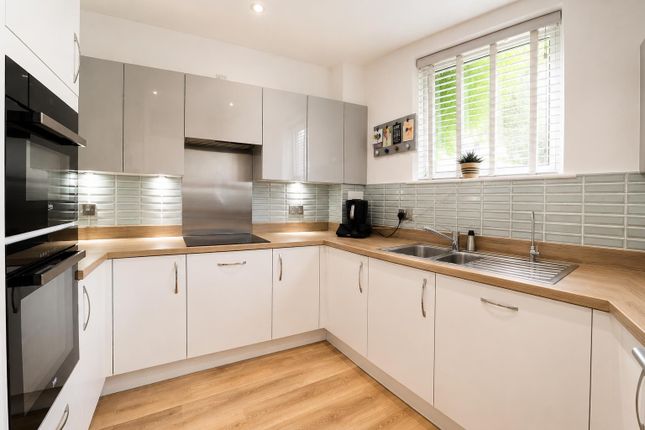 8, Ballast Road, Erith photo 4