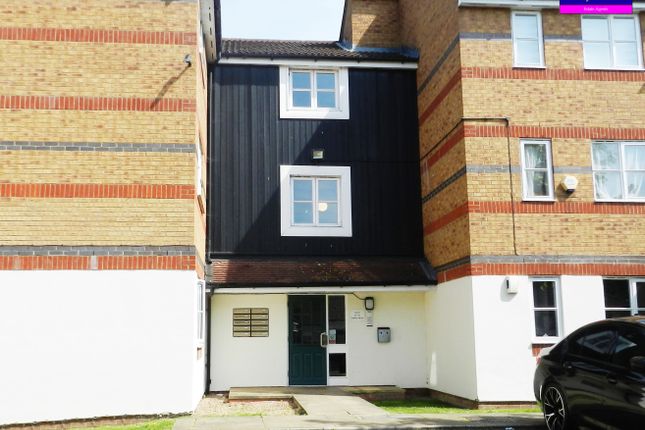 Thumbnail Flat for sale in Enfield