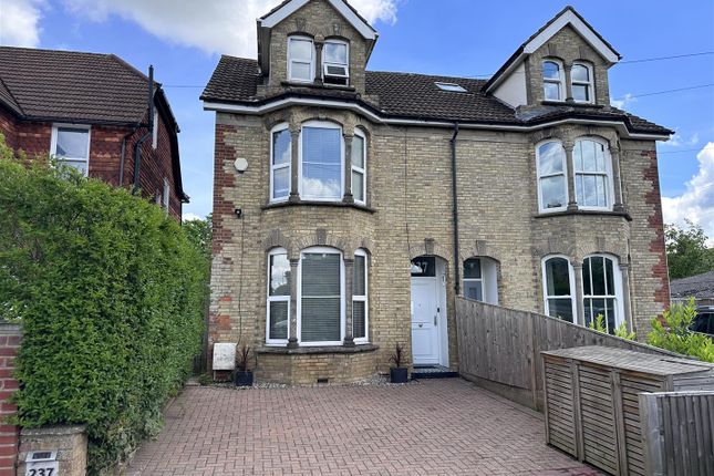 Semi-detached house to rent in Faversham Road, Kennington, Ashford