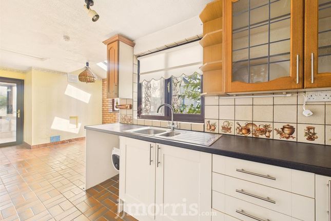 35 Orchard Row, Haverfordwest photo 3