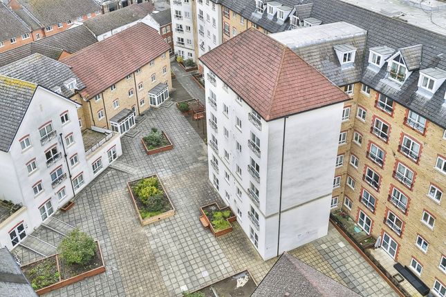 1-bed flat on Flat 407, Alpha House, Broad Street, Northampton, £70,000