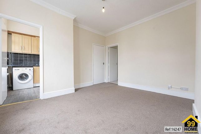 12B, Montague Road, Surrey photo 4