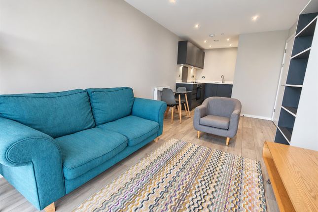 Apt 107, Park Central, 11 Jesse Hartley Way, Liverpool photo 3