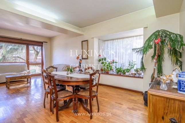 Villa for sale in Rua De Costa Cabral 2219, 4200-230 Porto, Portugal