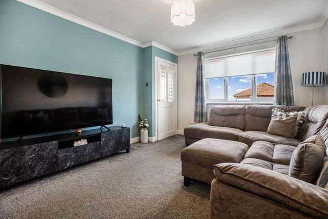 18 Stanley Gardens, Maddiston, Falkirk photo 3
