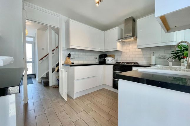 27 Barrow Rise, Weymouth photo 4