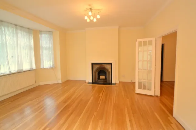 33, Putney Hill, London photo 2