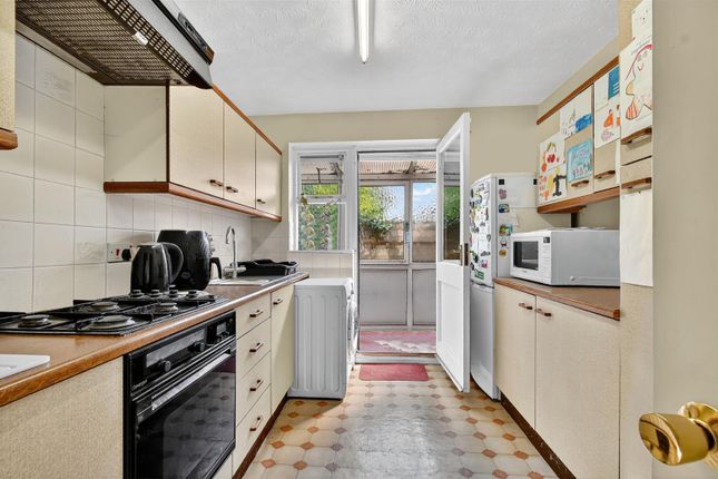 12, Stonefield Avenue, York photo 3