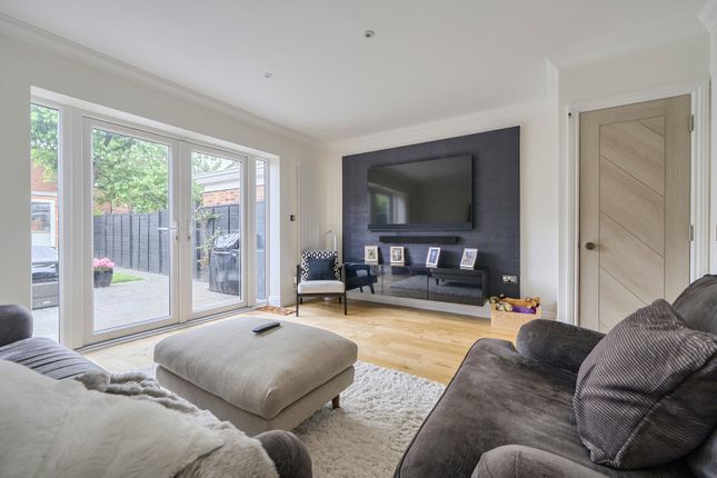3, Mayfield Mews,, Wokingham photo 4