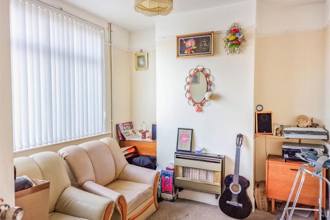 57, Maidenhall Road, Luton photo 4