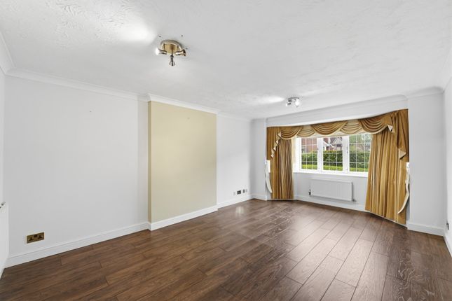 15, Belfry Way, Nottingham photo 2
