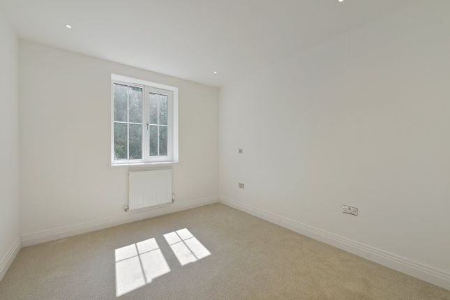 Flat 3, Platinum Court, 177, New Road, Berkshire photo 4