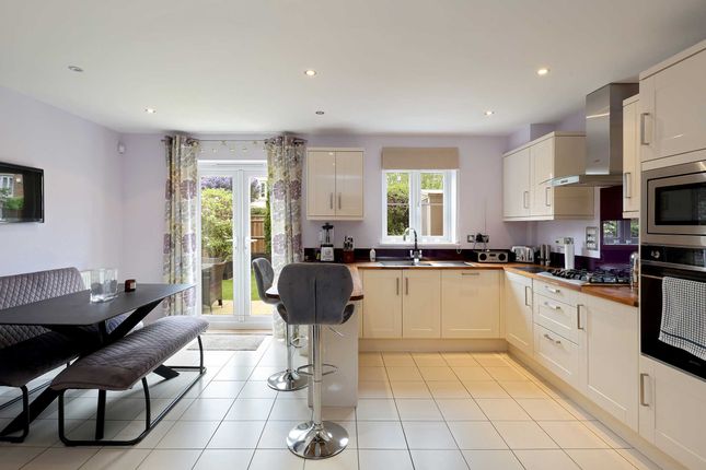 9, North Close, Beaconsfield photo 2