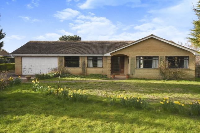 Bungalow for sale in Hall Drive, Canwick, Lincoln, Lincolnshire