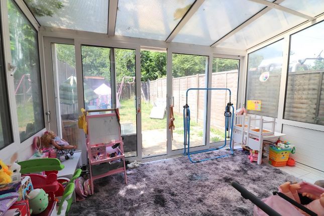 17, Whitehaven, Luton photo 4