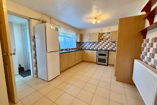 19, Llwyn Dic Penderyn, Georgetown, Merthyr Tydfil photo 4