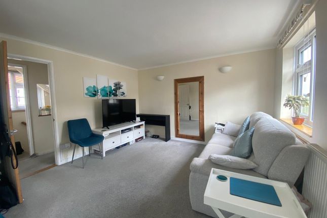 10 Lewins Court, Mount Street, Battle photo 2