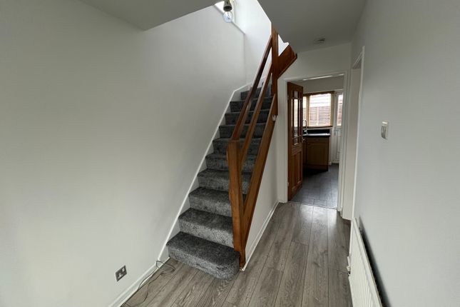 12, Willow Drive, Swadlincote photo 3