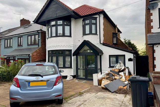 Thumbnail Property to rent in Stoneleigh Road, Clayhall, Ilford