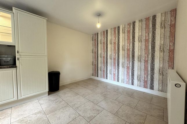 4, Constance Court, Longhope photo 3