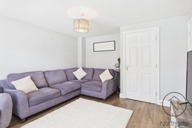 14 Wakenshaw Drive, Newton Aycliffe photo 3