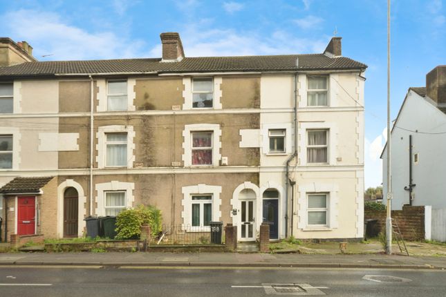 1-bed flat on 27c,, Somerset Road, Ashford, £100,000