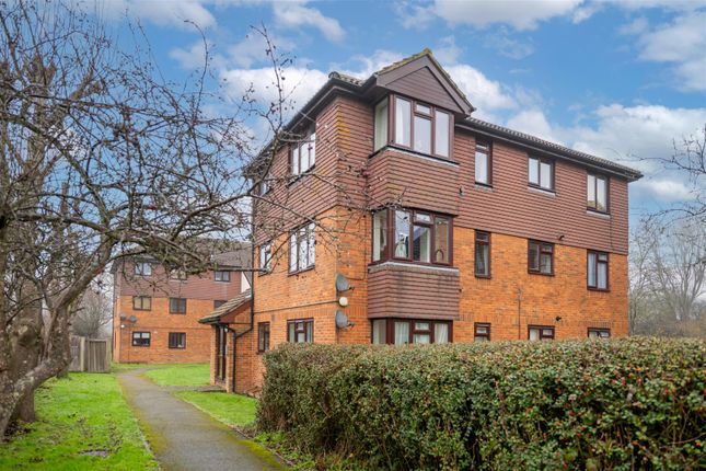 1-bed flat on 14 Willow Court, Skipton Way, Horley, £200,000