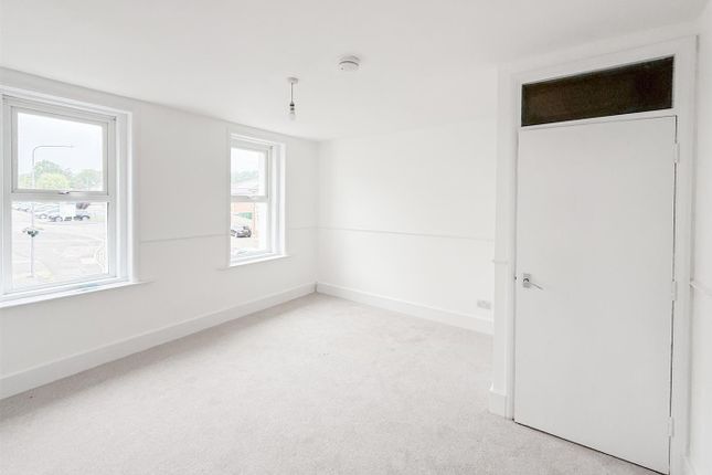 Flat 1, Lexden Lodge, Crowborough Hill, Crowborough photo 3