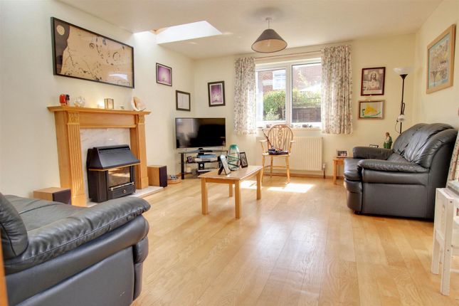 34, Tardrew Close, Beverley photo 2