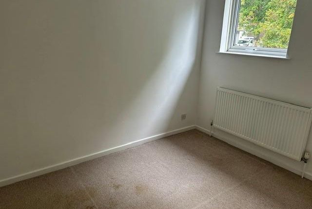 100, Tintagel Close, Andover photo 5