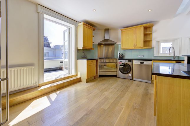 Maisonette to rent in Queen's Gate Terrace, London