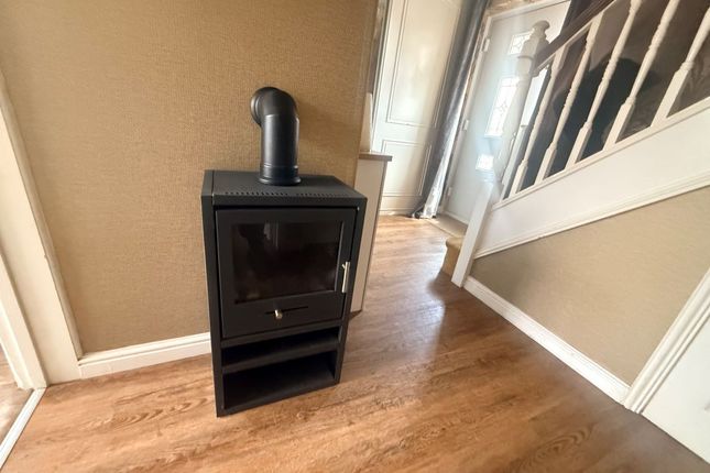 11, Lonsborough Drive, Kettering photo 3