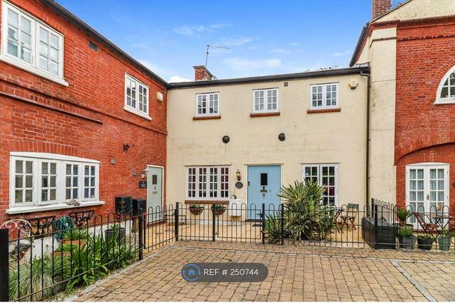 3 bed property for rent in Coopers Mews, Watford WD25