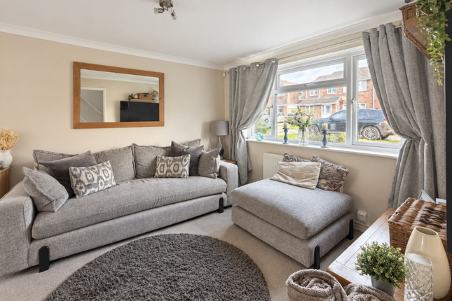 98 Ridgeway, Sherborne photo 2
