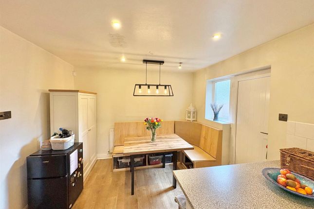 318, Holden Road, Leigh photo 4