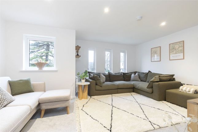 4 Castleton Villas,, London Road, Cheltenham photo 4