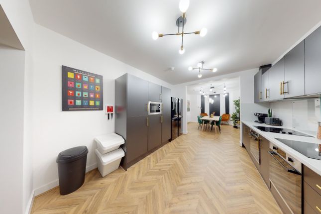 Room 9, 40, Central Road, Greater Manchester photo 5