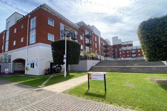 Thumbnail Flat for sale in Arethusa House, Gunwharf Quays, Portsmouth