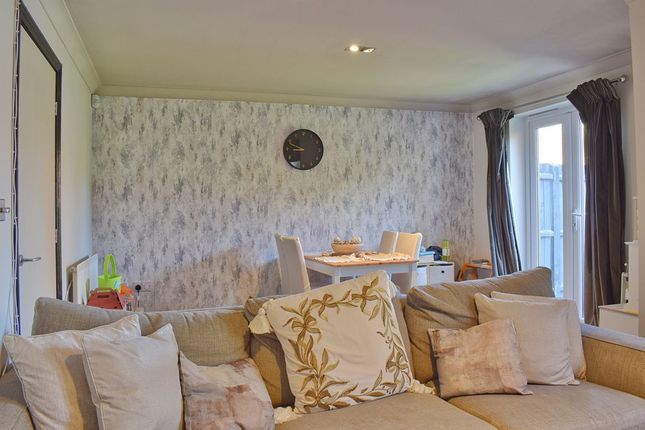 6, Stirling Drive, Newark photo 3