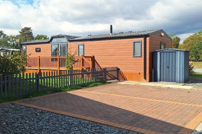 2-bed caravan on Holiday Home, Willerby Vogue Connoisseur, Hanby Lane, Spilsby, £29,995