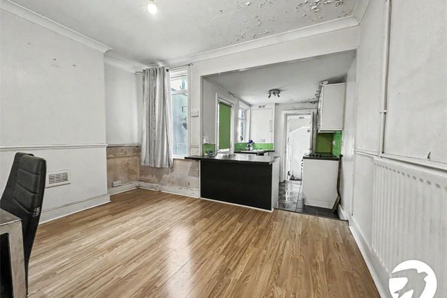 24, Edinburgh Road, Kent photo 3