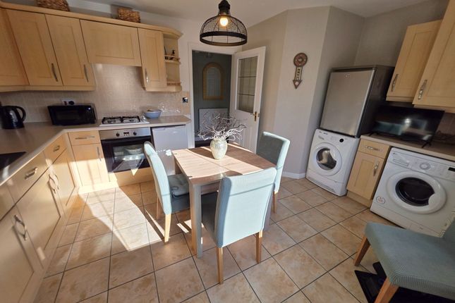 3 Wilby Carr Gardens, Doncaster photo 3