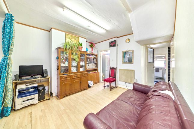 206, Mitcham Road,, Croydon photo 2