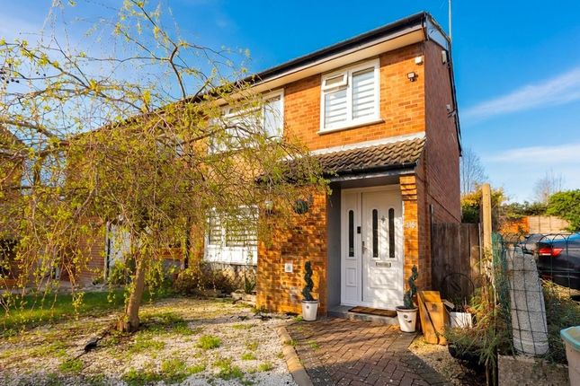 3-bed house on 28, Finians Close, Hillingdon, £550,000