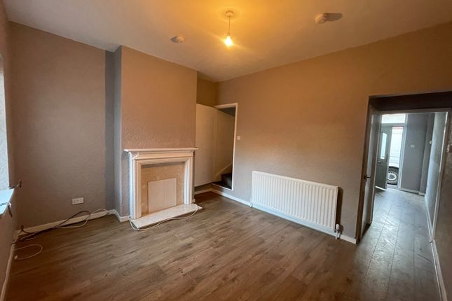 76, Hollyhedge Lane, Walsall photo 3
