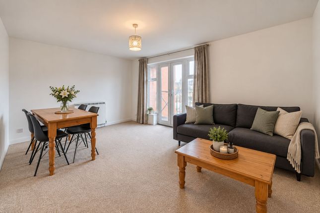 Flat C, 6 Dunnage Crescent, London, London, London photo 2