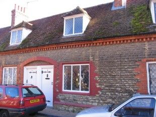 Thumbnail Cottage to rent in New Street, Stony Stratford