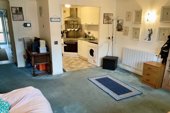 33, Kingsford Court, Coombe Valley Road, Dover photo 5
