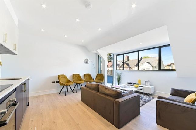 Flat 12, Lonpro Court 2A Cowdrey Road, London photo 2