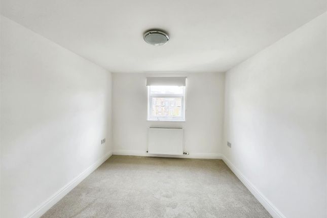 Property to rent in Russell Road, London
